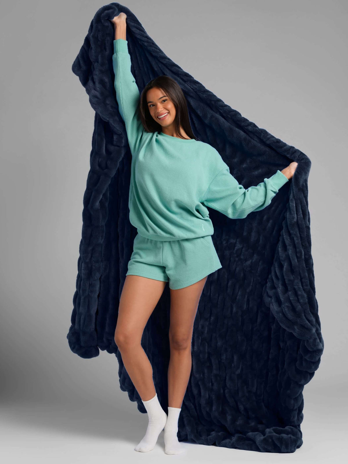 Plaid Ultra Doux Oversize en Peluche – Effet Nuage & Confort Cocooning