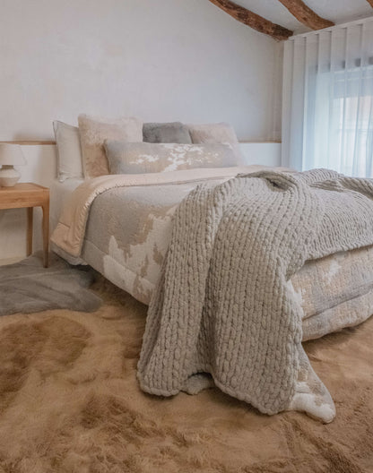 Snug Chunky Knit Throw