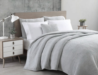 Snug Crystal Weighted Blanket